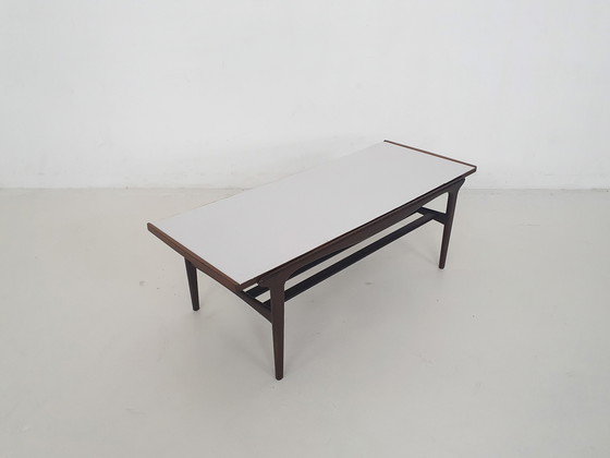Image 1 of Table basse vintage avec plateau réversible, Pays-Bas années 1950