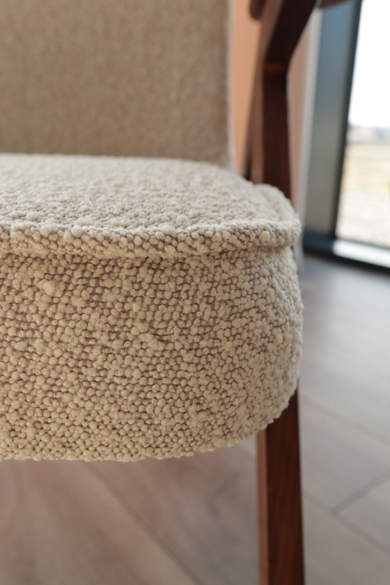 Image 1 of Poltrona moderna color avorio sporco con design riccioluto di Chierowsky