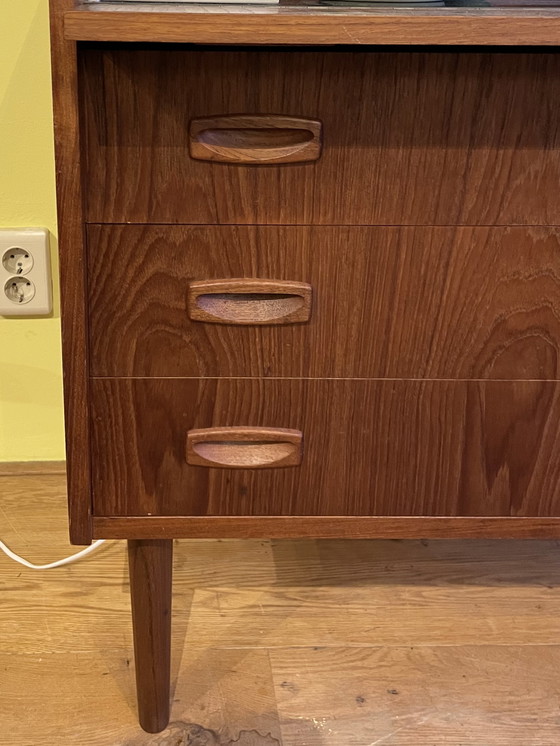 Image 1 of Kaptafel / ladekast vintage uit Denemarken teak fijner