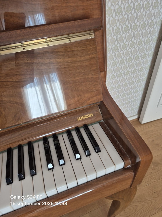 Knight Piano – Regali, Metal, Wood (photo 9 of 12)