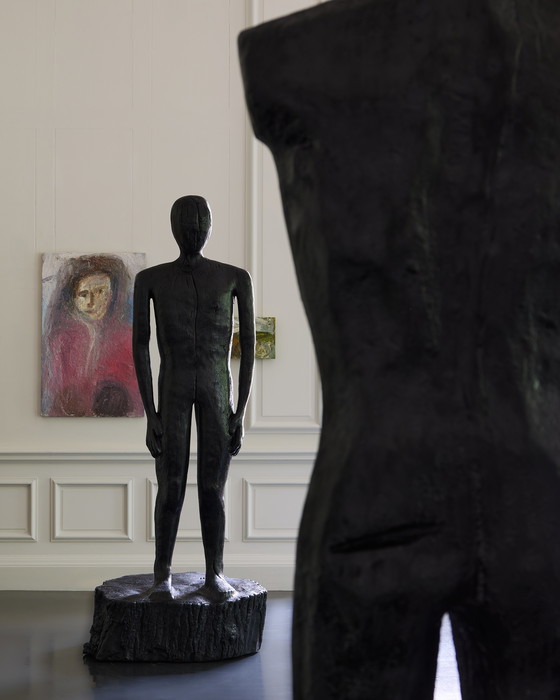 Image 1 of Grande figura in frassino scolpita IV