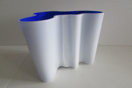 Itatala Alvar Aalto Jarrón de Forma Orgánica, Blanco y Azul