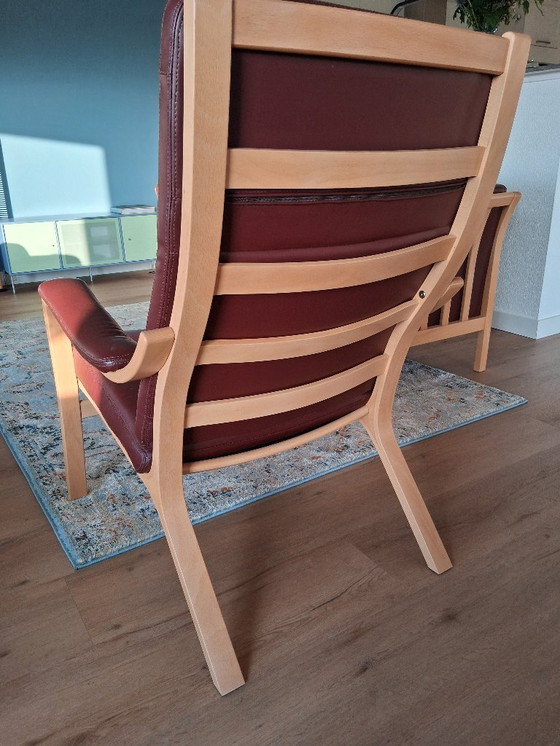 Image 1 of FAUTEUIL Deens gelakt beuken en rood leer 