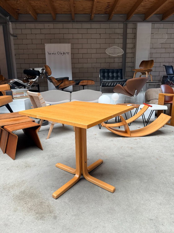 Tavolo da pranzo/bistro di design danese vintage (disponibilità: 2) – Tavoli da pranzo, Legno (photo 2 of 12)