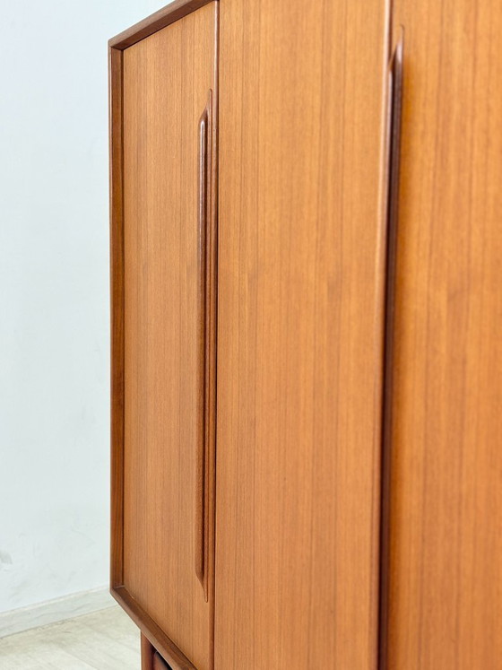 Aparador alto de teca de mediados de siglo, de la década de 1960 – Mueble para salón – Aparador (photo 19 of 20)