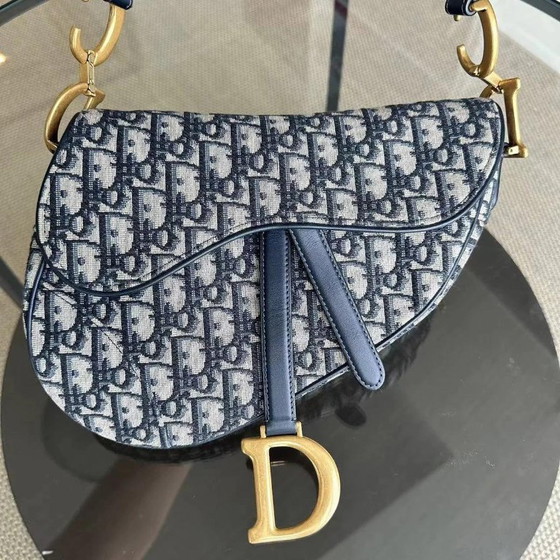 Image 1 of DIOR SADDLE MEDIUM - SCHUIN CANVAS MET GOUDEN BESLAG