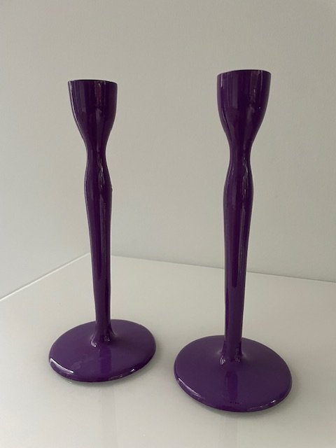 Set of 2 Modern Lavender Purple Design Candlesticks - 22cm