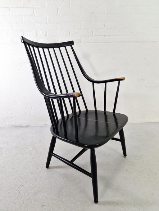 Silla de láminas Grandessa de Lena Larsson para Nesto