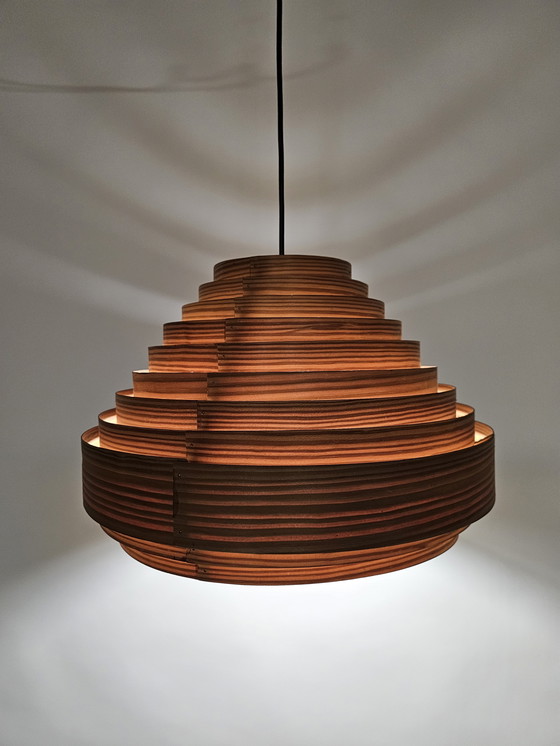 Image 1 of Chapa de madera Lámpara colgante atribuida a Hans Agne Jacobson Diseño sueco Años 70
