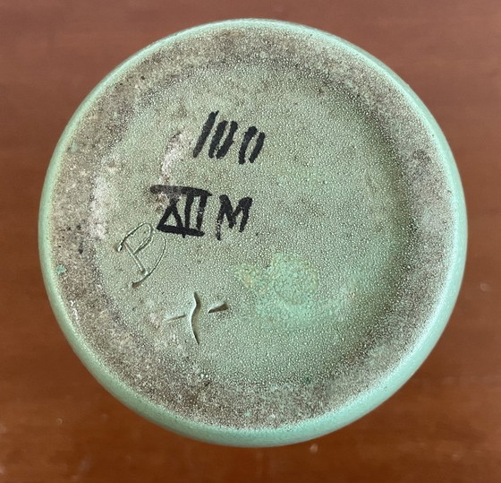 Image 1 of Art pottery factory Sint Lukas - Art deco turqoise vase model 100 with black piping