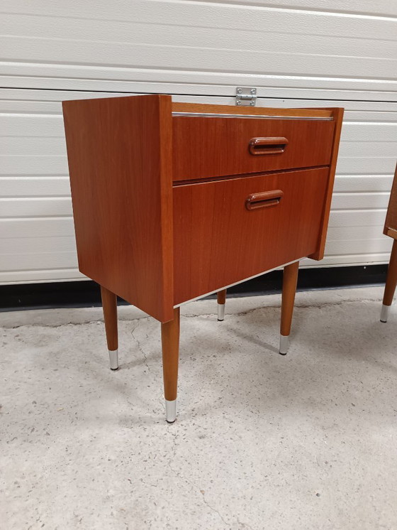 Image 1 of Bellissimo set di 2 comodini originali vintage in teak.