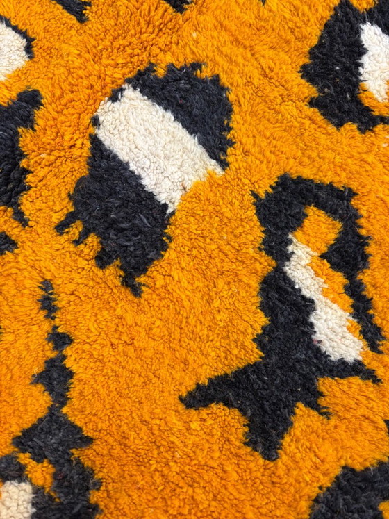Tappeto in Lana M’rirt Stampa Leopardo Giallo Senape, 200 × 300 cm, leslosanges, Tappeti, Arancione, Modern (foto 2 di 10)