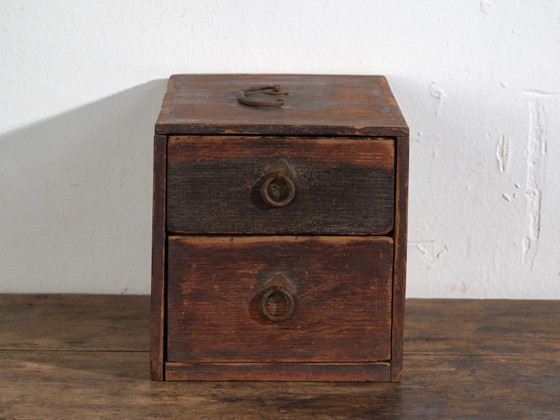 Antica cassettiera giapponese piccola laccata con due cassetti – Giappone, circa 1910 – Cassettiere, Leather (photo 23 of 40)