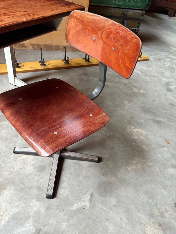 Image 1 of Schoolbureau met stoeltje