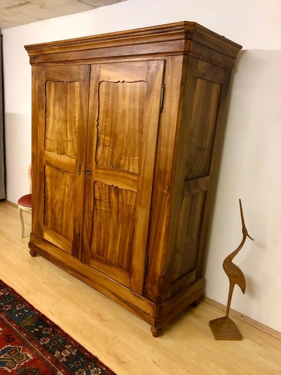 Image 1 of Antique Biedermeier wardrobe – solid walnut with pretzel-shaped compartments, circa 1850