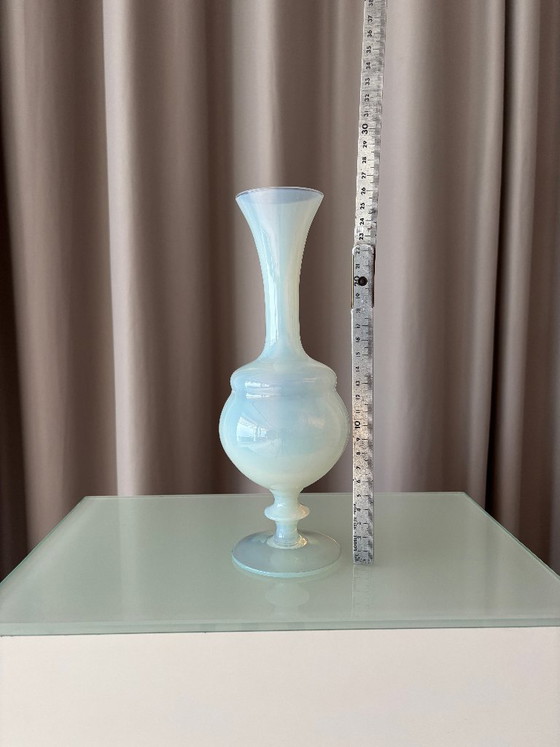 Vaso in vetro opalescente, Bianco, Vasi (foto 2 di 7)
