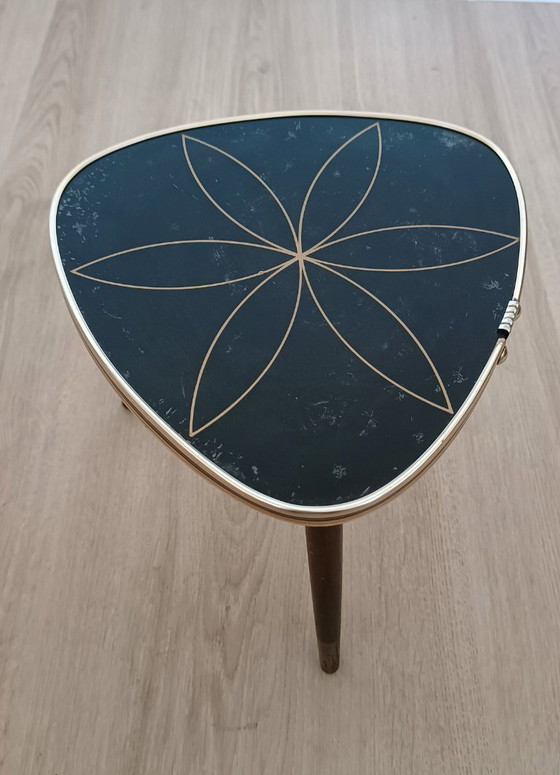 Image 1 of Mesa auxiliar de los años cincuenta con tapa de cristal