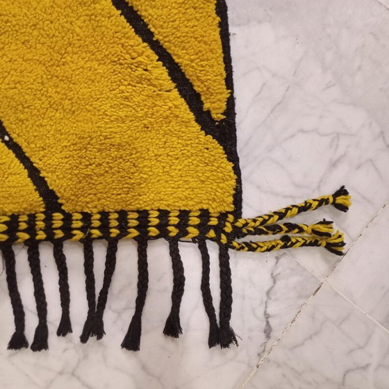 Image 1 of Ecru Berber Moroccan rug with geometric patterns, 250cm x 150cm