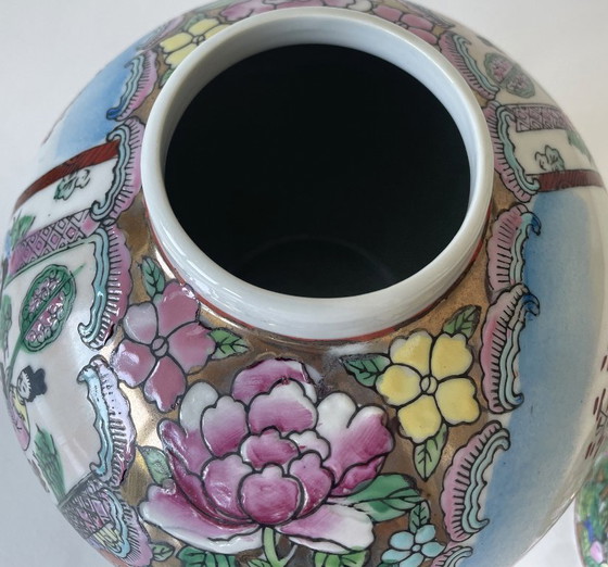 Image 1 of Vintage Chinese ginger jar/lidded jar Famille Rose