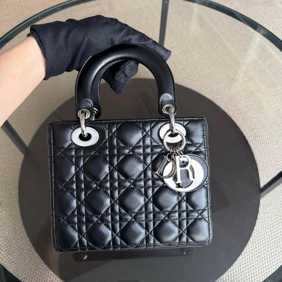 Image 1 of DIOR LADY SMALL FLAP - PELLE DI AGNELLO CANNAGE NERA CON DETTAGLI ARGENTO