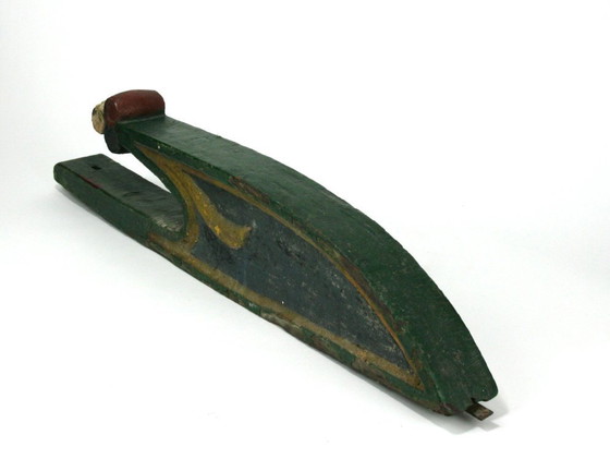 Image 1 of Decorazione antica del timone di una barca a fondo piatto – in legno massello di pino – XX secolo