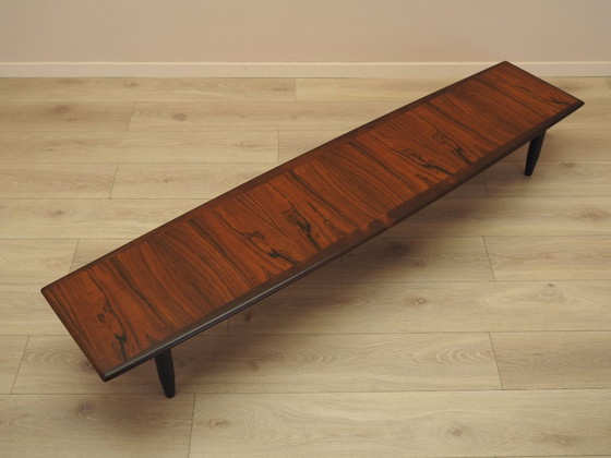 Dänisches Lowboard aus Palisanderholz mit schwarzen Beinen – Flaches Mid-Century-Modern-Design, 1970er Jahre (photo 6 of 9)