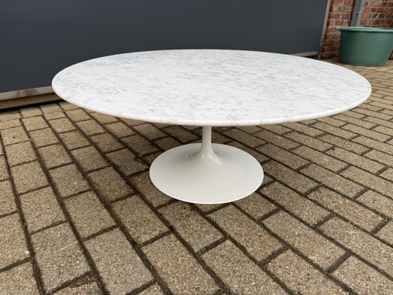 Image 1 of Originele Knoll Tulip Salontafel Eero Saarinen in Carrara marmer