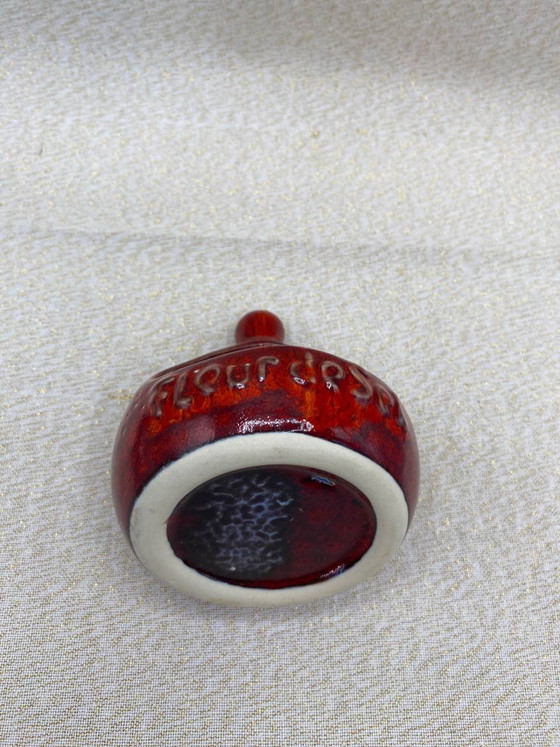 Flammenroter Keramiktopf mit Fleur-de-Sel-Motiv – Studiokeramik – Geschirr, Ceramic (photo 3 of 3)