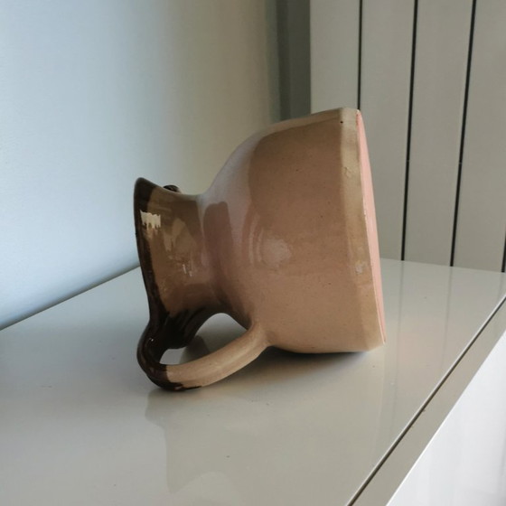 Image 1 of Cruche en argile faite main - signée