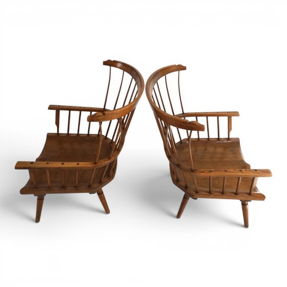 Image 1 of Par de sillones Windsor hechos a mano, Inglaterra, circa 1960.