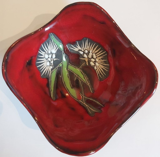 Decoratief Sgraffito schaaltje met Edelweiss motief