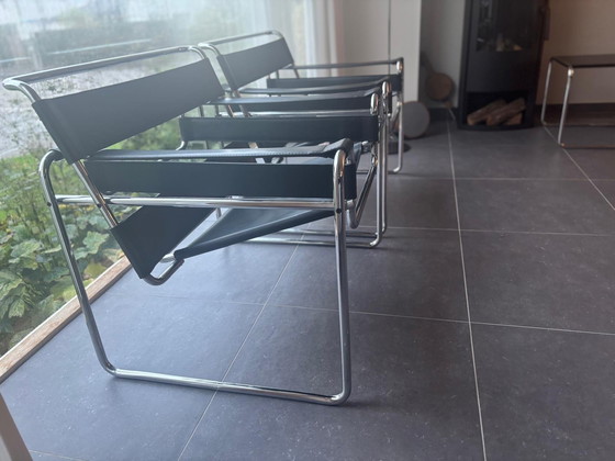 Image 1 of Deux belles chaises vintage Wassily de Marcel Breuer