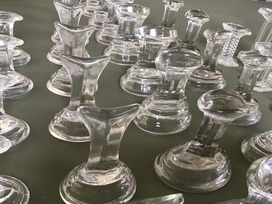 Image 1 of Unieke Set Antieke Persglazen Etalagematerialen (59-delig) – ca. 1920-1930