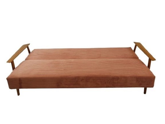 Image 1 of Divano letto rosa vintage | divano a coste rosa