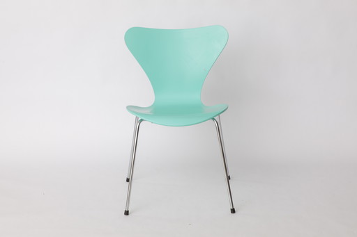 Iconic Series 7 Chair by Arne Jacobsen – Turquoise Lacquer, Original Fritz Hansen