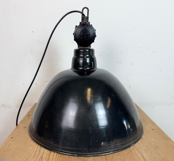 Image 1 of Ostdeutsche Fabriklampe aus schwarzer Emaille von LBD Veb Leuchtenbau Dresden, 1950er