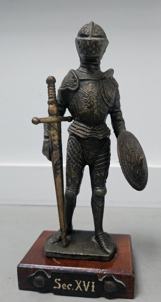 Image 1 of Horloge Chevalier avec statues de chevaliers assorties