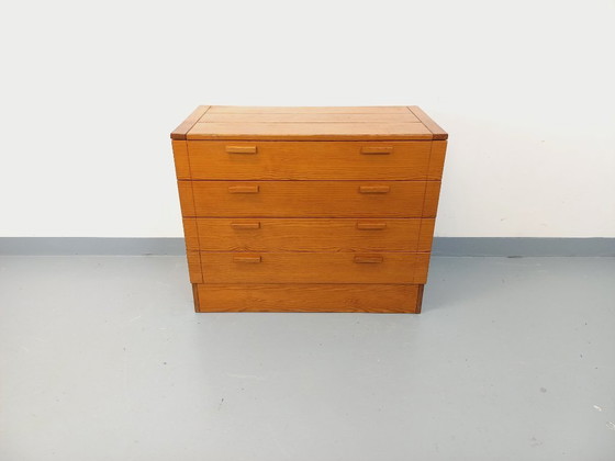 Image 1 of Vintage grenen ladekast uit de jaren 70.