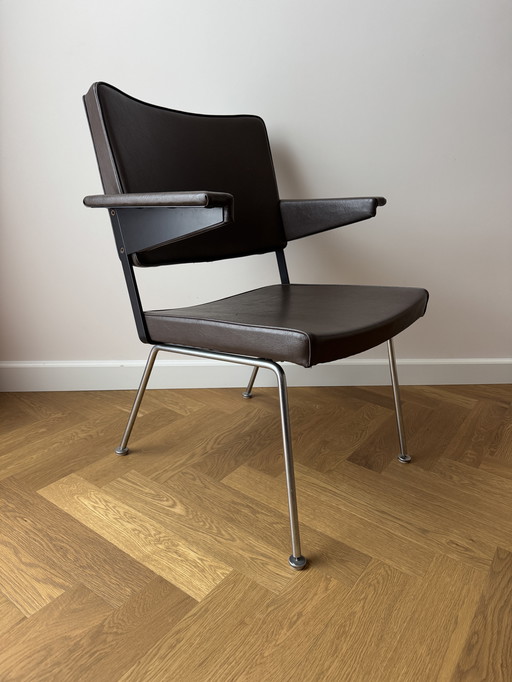 Gispen 1445 armchair brown leather