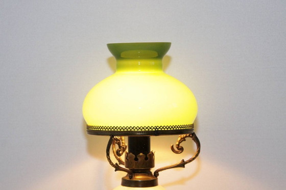 Image 1 of Paralume in vetro di petrolio, vetro opalino, porcellana verde, anni '70, J Vintage