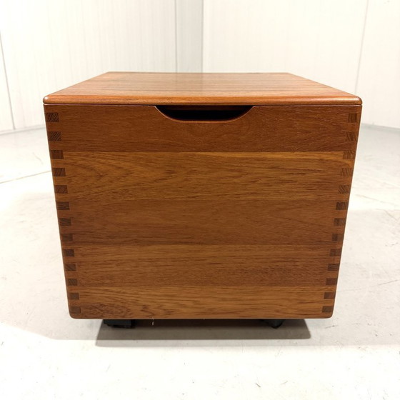 Image 1 of Coffre de rangement/table d'appoint en teck Salin Nyborg sur roulettes, Danemark, années 1960