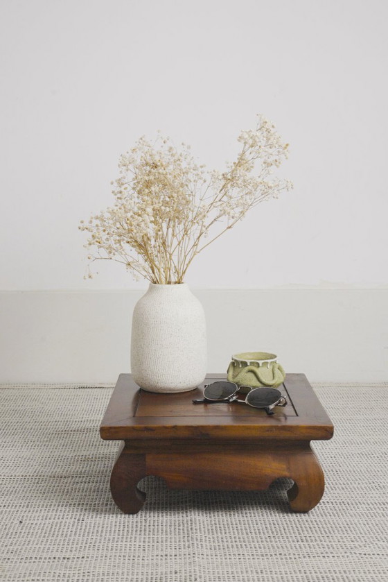 Image 1 of Indonesische hardhouten lage tafel in opiumstijl, Aziatische altaartafel, vintage houten plantenstandaard, Japandi bijzettafel