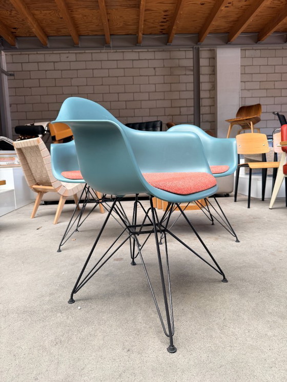 Image 1 of Vitra Eames DAR Stuhl mit festem Sitzkissen (mehrere Exemplare auf Lager)
