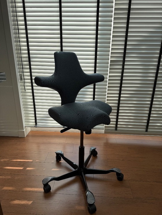 Image 1 of Silla de oficina ergonómica HÅG Capisco