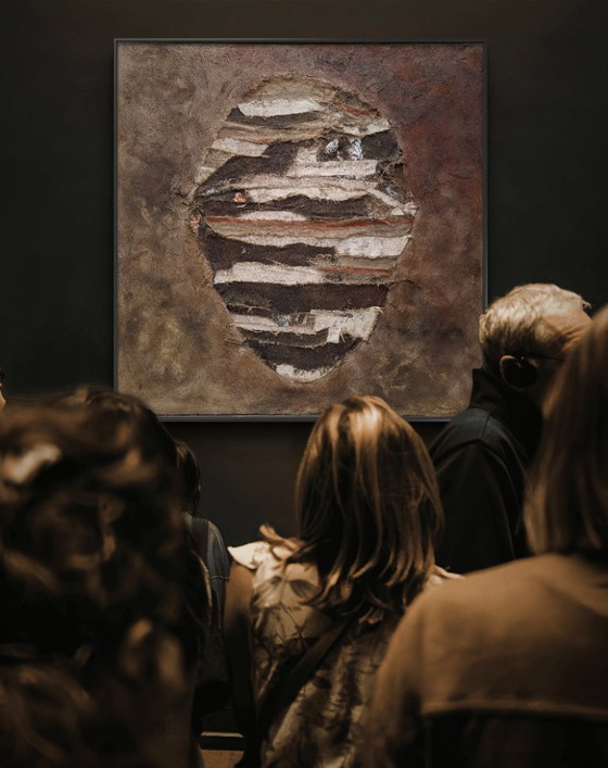 Image 1 of Face in linen