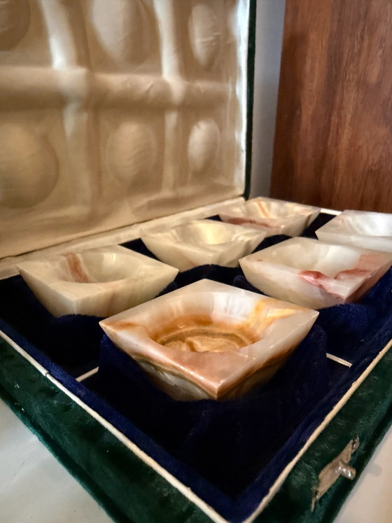 Onyx Aufbewahrungsboxen in Samtbox – Dekorative Objekte, Stein (photo 5 of 6)
