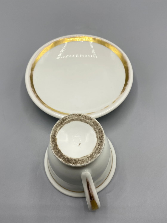 Tasse et soucoupe Brûlot en porcelaine dorée antique, XIXe siècle – Objets déco, Gold (photo 4 of 5)