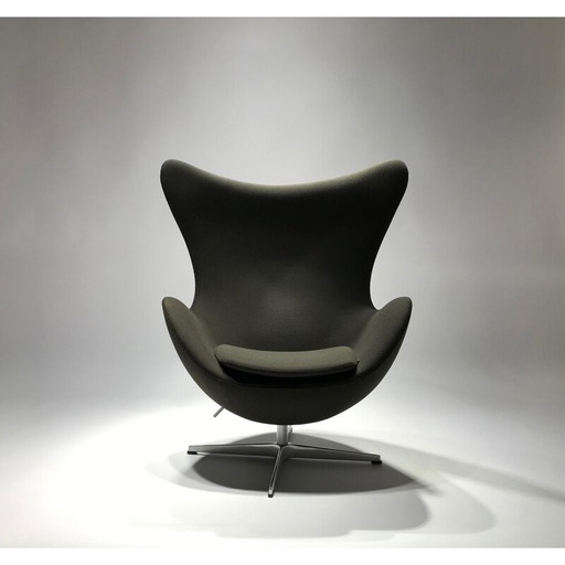 Sedia a uovo vintage edizione Fritz Hansen Design Arne Jacobsen 2010