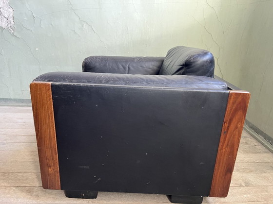 Image 1 of Gestoffeerde fauteuil 920 in hout en leer van Afra en Tobia Scarpa (jaren 70)