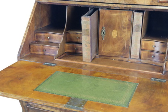Image 1 of elegant 18th century desk with curb in burr walnut.